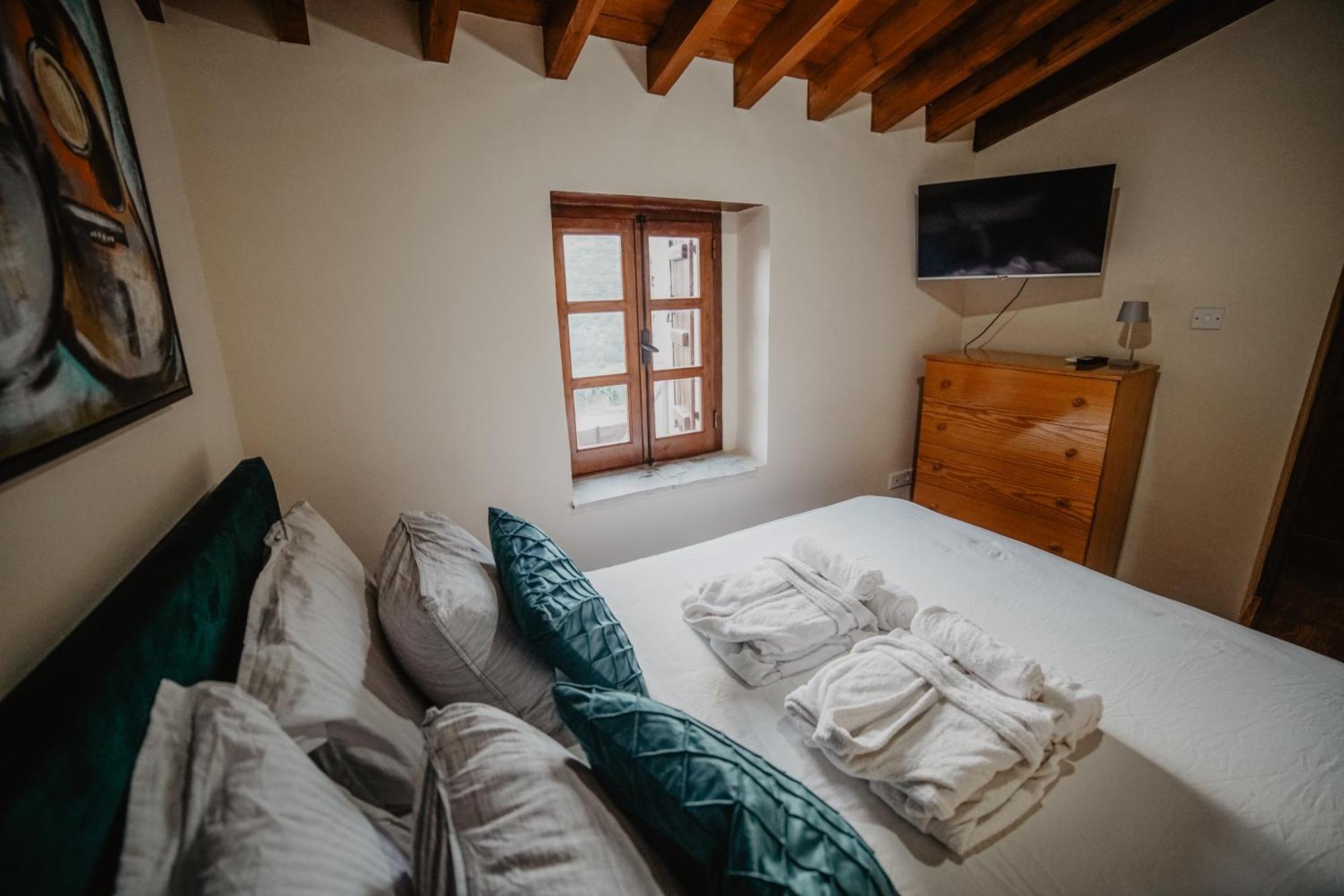 The Stonehouse Suites With Private Bath Spas Limassol Bilik gambar
