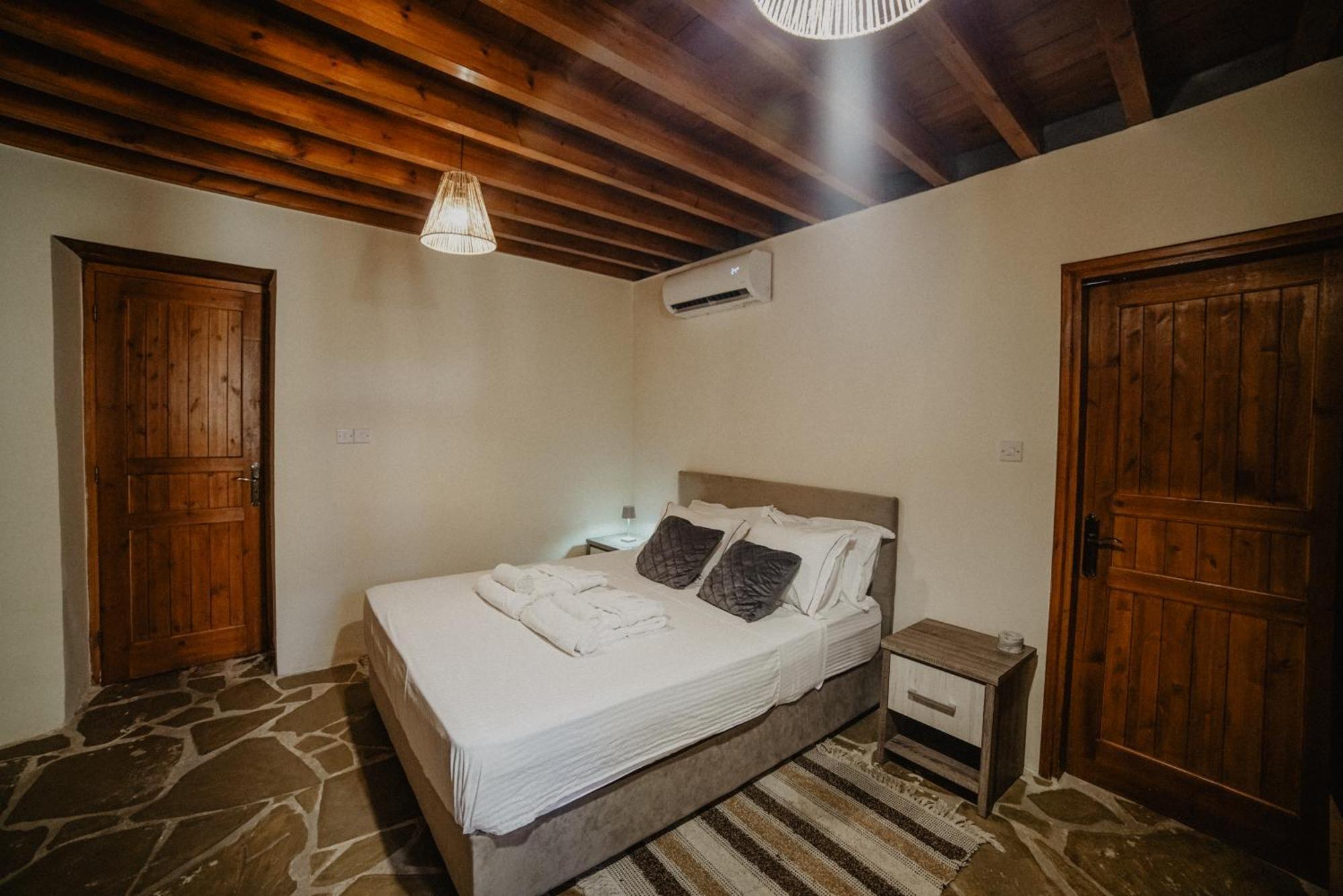 The Stonehouse Suites With Private Bath Spas Limassol Bilik gambar