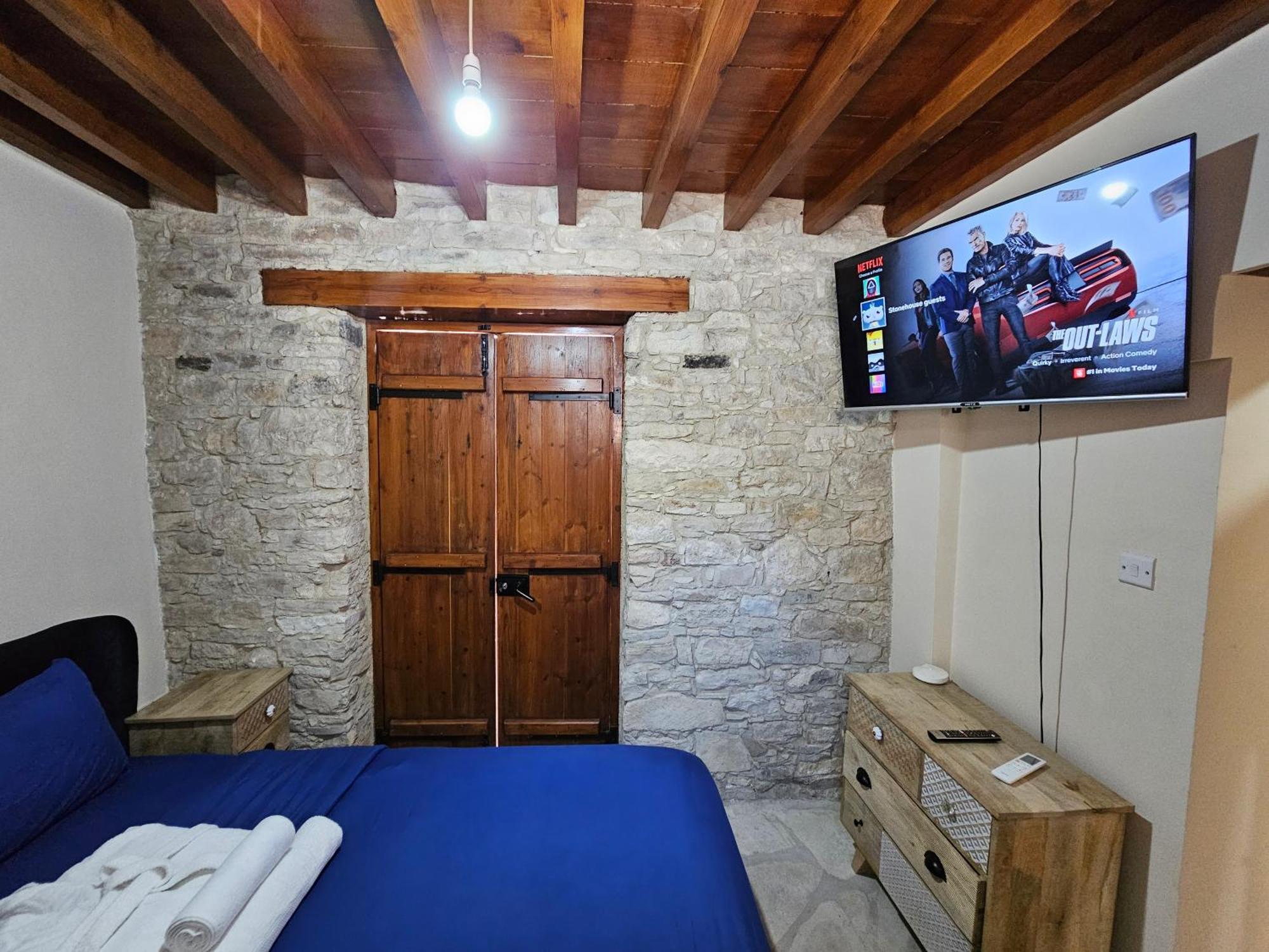 The Stonehouse Suites With Private Bath Spas Limassol Bilik gambar